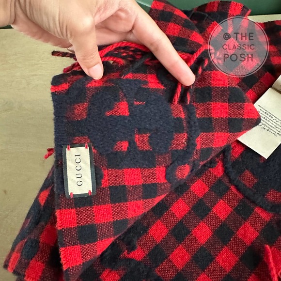 NEW GUCCI Plaid Tartan Wool Scarf Stole Red Dark Blue Retails $590 - Picture 8 of 9
